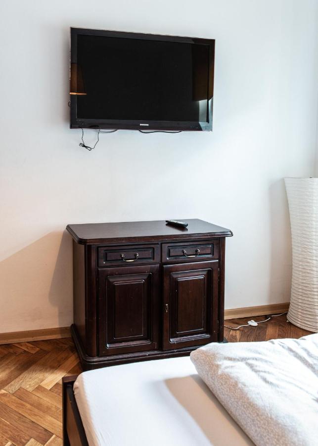 Apartament Cafe Belg تشينستوخوفا المظهر الخارجي الصورة